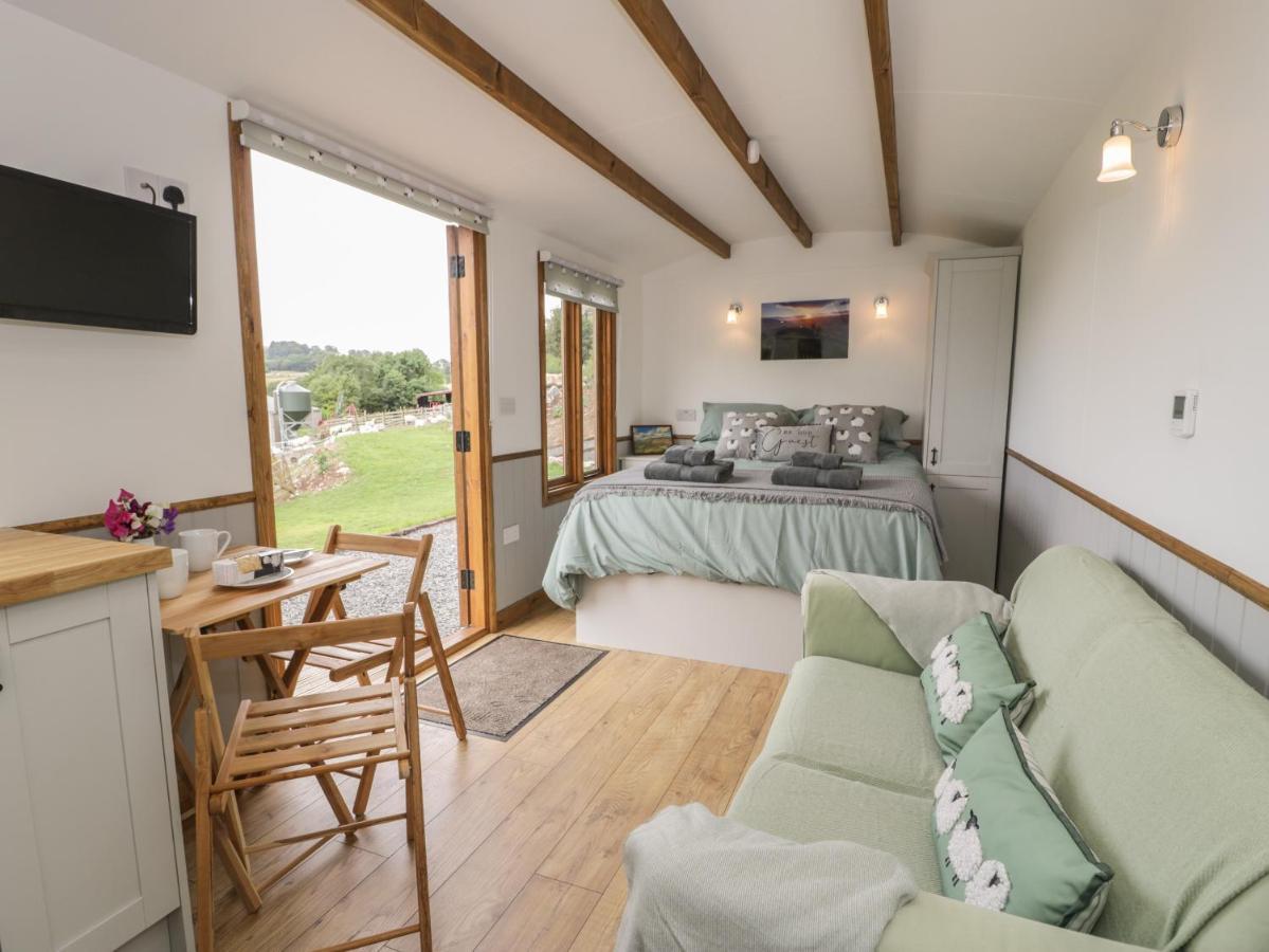 Tan Y Castell Shepherds Hut Лланголлен Экстерьер фото